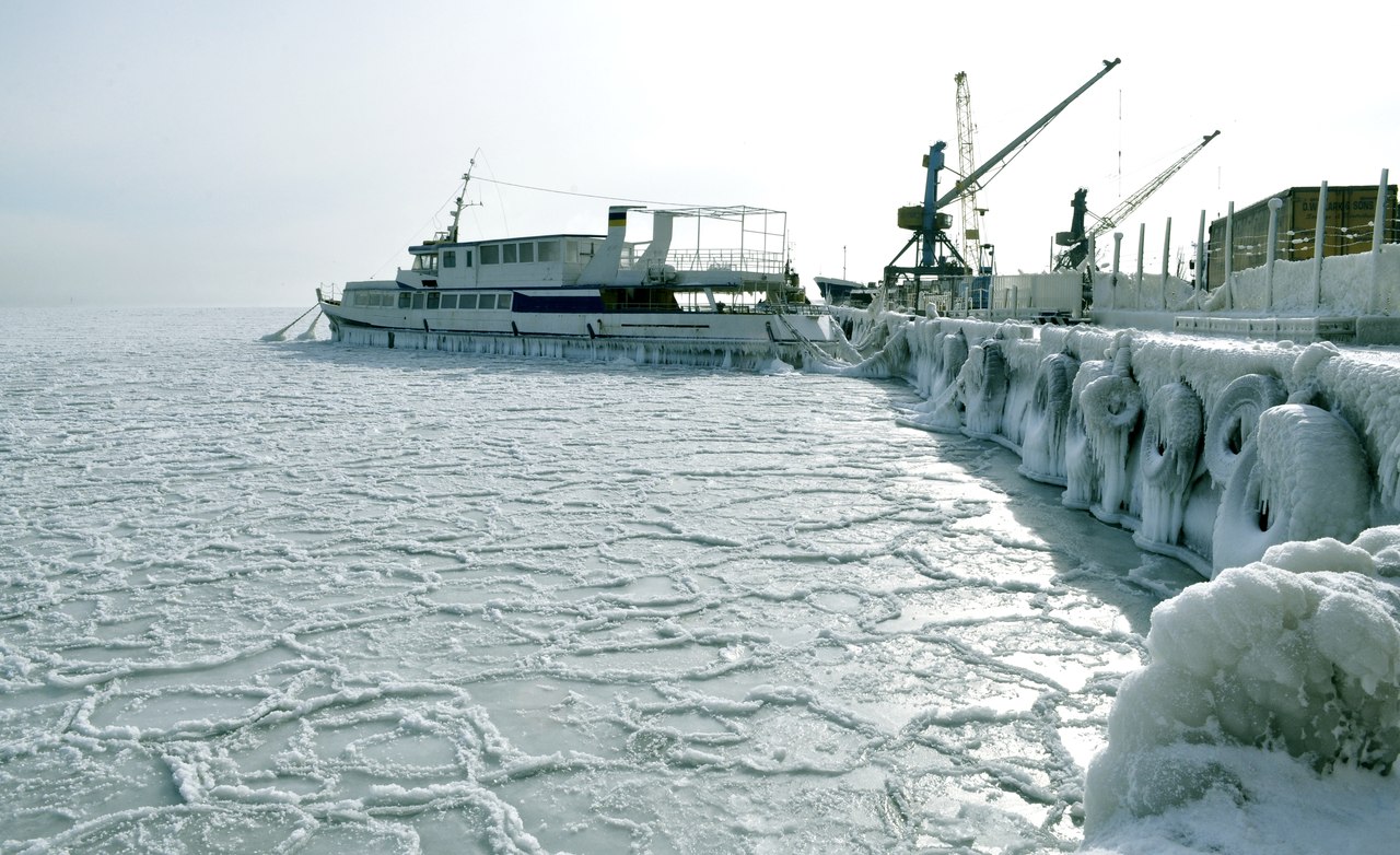 Евпаторийский порт зимой, Крым