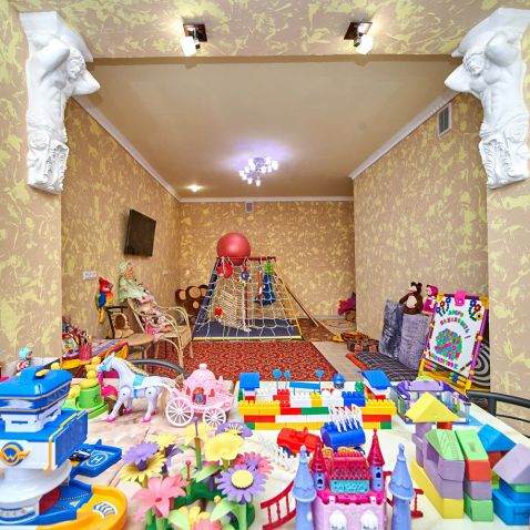 Игровая комната в отеле Евпатории для отдыха с детьми, гостевой дом Лев