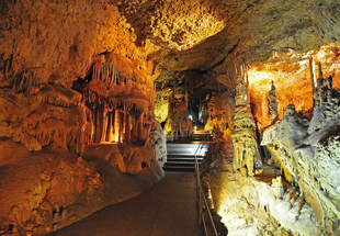 Экскурсия в Крыму в мраморную пещеру